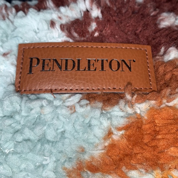 Pendleton Sherpa Fleece Cozy Twin Blanket - Picture 9 of 16